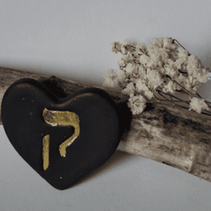 Bijoux - modèle - cœur - argile - lettre hébraïque - Kof