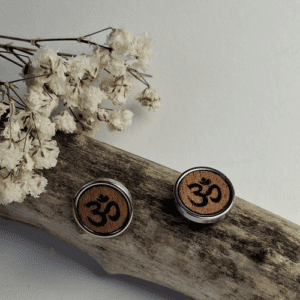 Bijoux - modèle - boucle d'oreille - bois - indien - Om