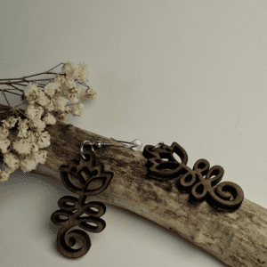 Bijoux - modèle - boucle d'oreille - bois - Unalome